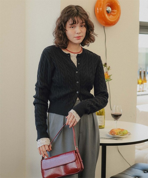 titivate（ティティベイト）の「ミニケーブルニットカーディガン（カーディガン/ボレロ・レディース・レッド/アイボリー/グレー/ブラック/ライトピンク・FREE）」の12枚目の写真