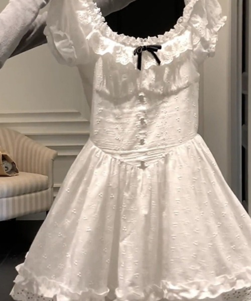 LUCPY(ラクピー)の「リボンレースパフスリーブミニワンピース(ワンピース・レディース・ホワイト・X-LARGE/LARGE/MEDIUM/SMALL)」の5枚目の写真