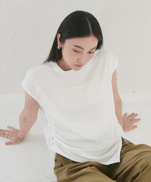 hunch(ハンチ)の「コンパクトスムース アシメデザイントップス(Tシャツ/カットソー・レディース・ブラック/グリーン/オフホワイト/ダークブラウン・FREE)」の6枚目の写真