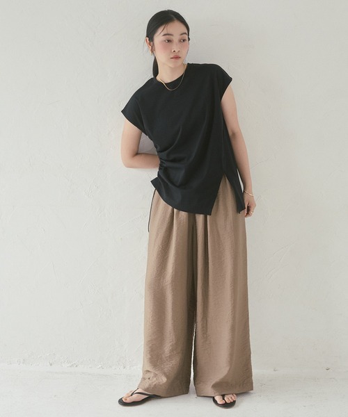 hunch(ハンチ)の「コンパクトスムース アシメデザイントップス(Tシャツ/カットソー・レディース・ブラック/グリーン/オフホワイト/ダークブラウン・FREE)」の19枚目の写真