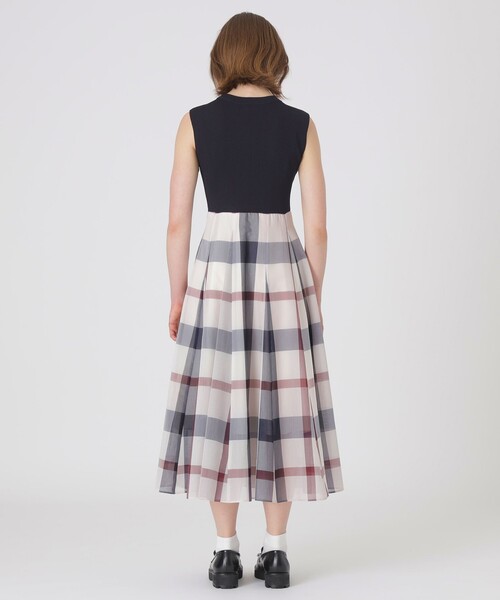 BLUE LABEL CRESTBRIDGE（ブルーレーベルクレストブリッジ）の「クレストブリッジチェックシアーボイルニットコンビドレス（ワンピース・レディース・パープル系その他4/レッド・38/40/36）」の9枚目の写真