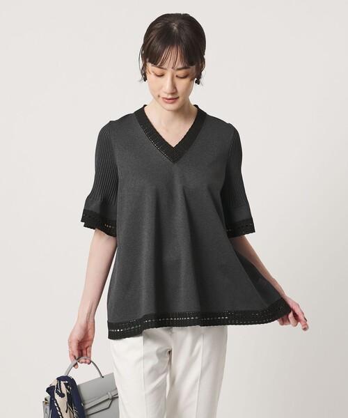 UNITED ARROWS(ユナイテッドアローズ)の「Vネック ニット ショートスリーブ チュニック(ニット/セーター・レディース・ネイビー/オフホワイト/ダークグレー・FREE)」の3枚目の写真