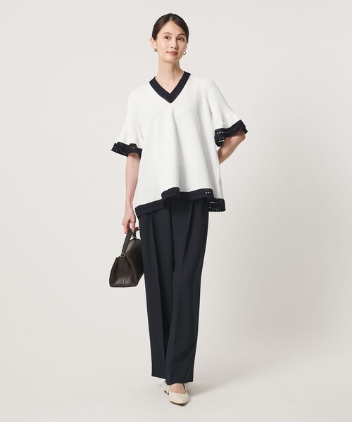 UNITED ARROWS(ユナイテッドアローズ)の「Vネック ニット ショートスリーブ チュニック(ニット/セーター・レディース・ネイビー/オフホワイト/ダークグレー・FREE)」の9枚目の写真