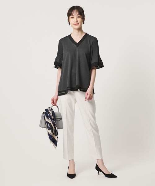 UNITED ARROWS(ユナイテッドアローズ)の「Vネック ニット ショートスリーブ チュニック(ニット/セーター・レディース・ネイビー/オフホワイト/ダークグレー・FREE)」の11枚目の写真