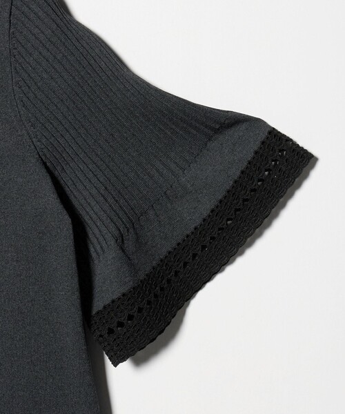 UNITED ARROWS(ユナイテッドアローズ)の「Vネック ニット ショートスリーブ チュニック(ニット/セーター・レディース・ネイビー/オフホワイト/ダークグレー・FREE)」の18枚目の写真