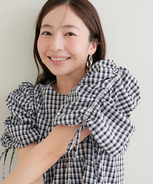 natural couture(ナチュラルクチュール)の「ドロストスリーブペプラムブラウス(シャツ/ブラウス・レディース・イエロー/オフホワイト/ピンク/チャコールグレー/その他1・FREE)」の8枚目の写真