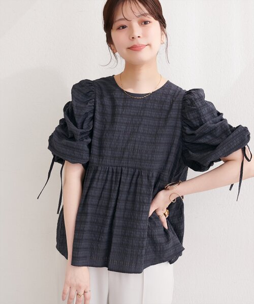natural couture(ナチュラルクチュール)の「ドロストスリーブペプラムブラウス(シャツ/ブラウス・レディース・イエロー/オフホワイト/ピンク/チャコールグレー/その他1・FREE)」の21枚目の写真