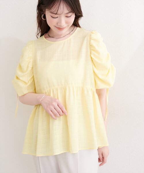 natural couture(ナチュラルクチュール)の「ドロストスリーブペプラムブラウス(シャツ/ブラウス・レディース・イエロー/オフホワイト/ピンク/チャコールグレー/その他1・FREE)」の17枚目の写真