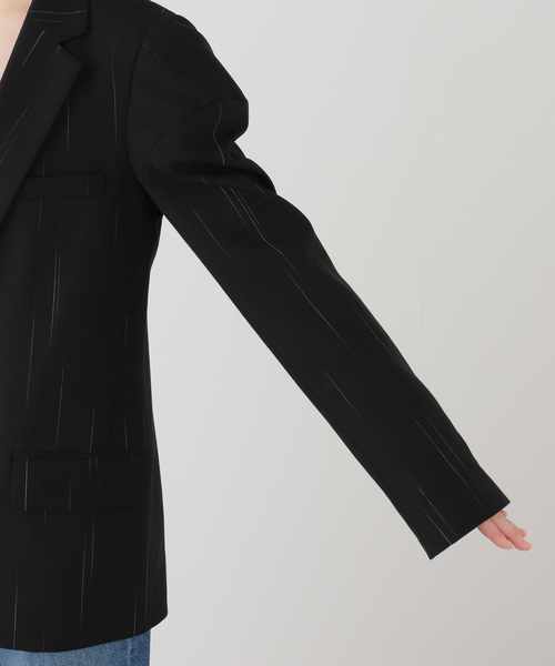 tibi(ティビ)の「TIBI/ティビ VISCOSE SUITING HINGED SLEEVE BLAZER ジャケット(テーラードジャケット・レディース・ブラック・2)」の4枚目の写真