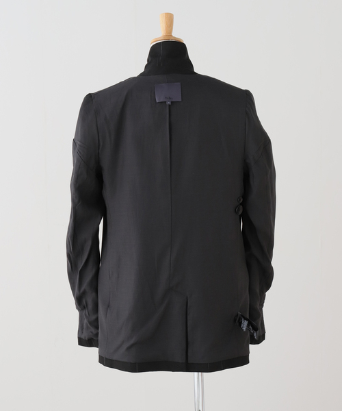 tibi(ティビ)の「TIBI/ティビ VISCOSE SUITING HINGED SLEEVE BLAZER ジャケット(テーラードジャケット・レディース・ブラック・2)」の9枚目の写真