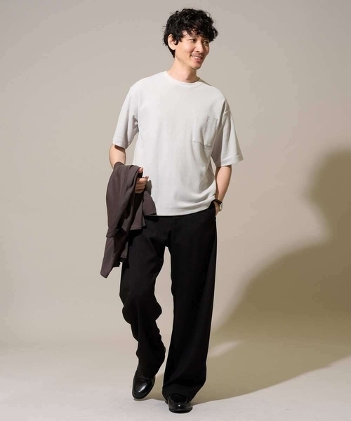 a.v.v(アーヴェヴェ)の「\ジャケットインにもおすすめ!/ハニカムジャカードクルーネックカットソー【接触冷感/遮熱洗濯機で洗える/イージーケア/毛玉になりにくい】(Tシャツ/カットソー・メンズ・ライトグレー/ブルー/オレンジ・50/48/46)」の7枚目の写真