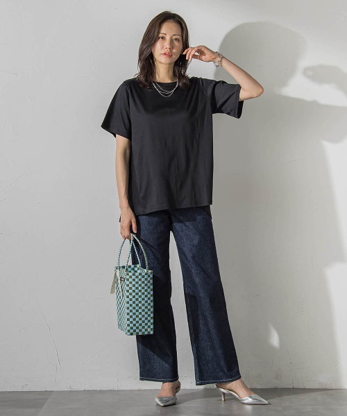 LAUTREAMONT(ロートレアモン)の「【WEB限定】≪気分で選べる!≫ジュエリーカラーカットソー(Tシャツ/カットソー・レディース・ネイビー/ピンク/イエロー/レッド/ブラック/パープル/ブルー/ホワイト/ベージュ/ブラウン/キャメル/グリーン・9号/11号)」の17枚目の写真