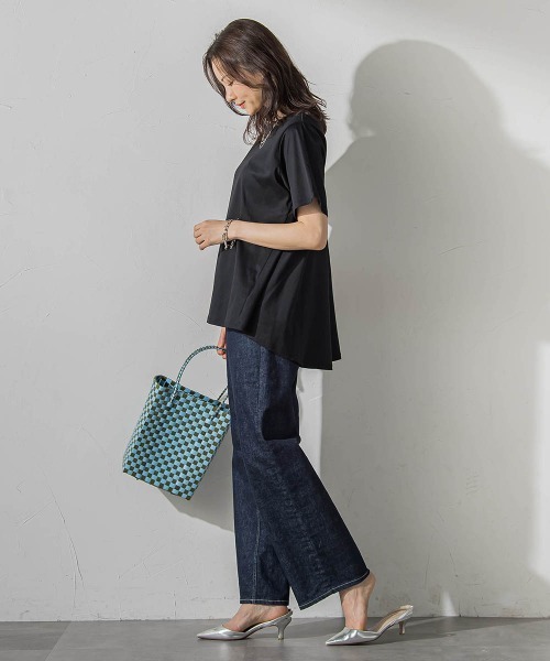 LAUTREAMONT(ロートレアモン)の「【WEB限定】≪気分で選べる!≫ジュエリーカラーカットソー(Tシャツ/カットソー・レディース・ネイビー/ピンク/イエロー/レッド/ブラック/パープル/ブルー/ホワイト/ベージュ/ブラウン/キャメル/グリーン・9号/11号)」の18枚目の写真