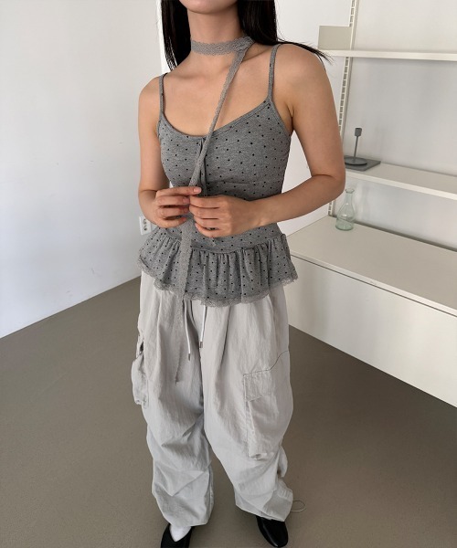 4INT.(フォイント)の「【UNISEX】裾ドロスト ナイロン バンディング カーゴ ワイド パンツ(カーゴパンツ・レディース・グレー/ブラック/チャコール・FREE)」の21枚目の写真