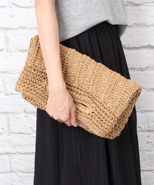 LEPSIM（レプシィム）の「ペーパークリテクラッチショルダーバッグ　711845（ショルダーバッグ・レディース・レッド/ブラック/ベージュ・ONE SIZE）」の3枚目の写真