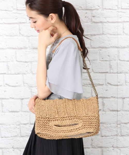 LEPSIM（レプシィム）の「ペーパークリテクラッチショルダーバッグ　711845（ショルダーバッグ・レディース・レッド/ブラック/ベージュ・ONE SIZE）」の11枚目の写真