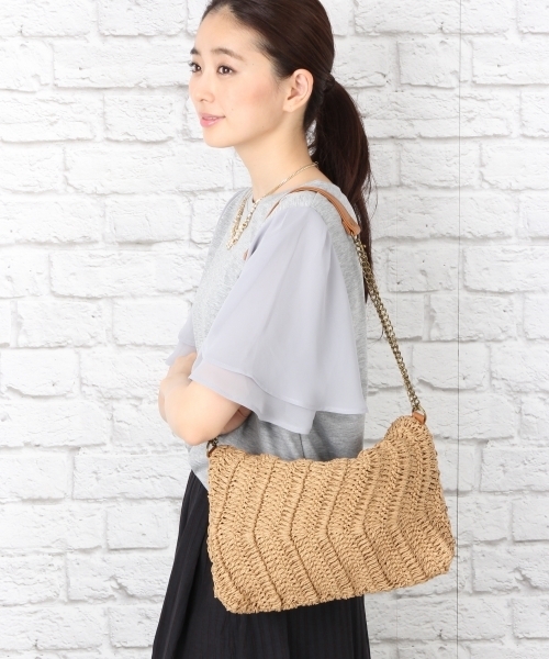 LEPSIM（レプシィム）の「ペーパークリテクラッチショルダーバッグ　711845（ショルダーバッグ・レディース・レッド/ブラック/ベージュ・ONE SIZE）」の12枚目の写真