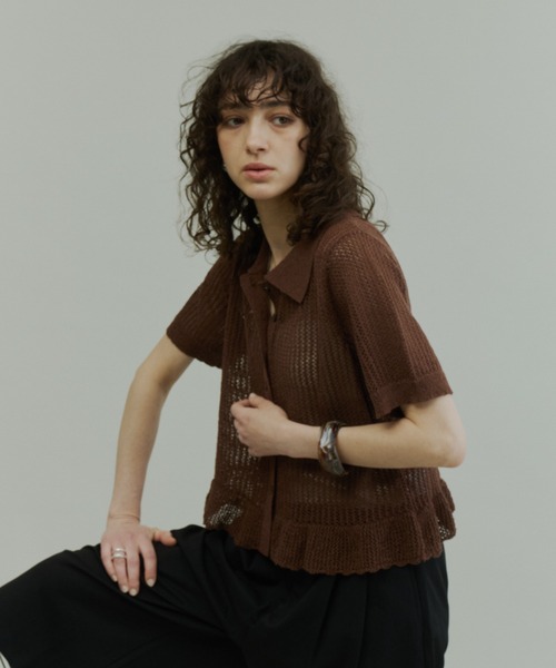 Plumel(プルメル)の「Open-Knit Cropped Knit Cardigan / 透かし編みハーフニットカーディガン(カーディガン/ボレロ・レディース・ブラウン/チャコールグレー/アイボリー・MEDIUM)」の19枚目の写真