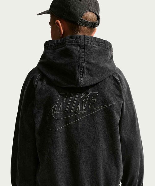 NIKE(ナイキ)の「ナイキ スポーツウェア コレクション ジュニア フルジップ フーデッド デニム ジャケット / Nike Sportswear Collection Big Kids' Full-Zip Hooded Denim Jacket IF2306-010 Black(デニムジャケット・キッズ・ブラック・140/130/160/150)」の10枚目の写真