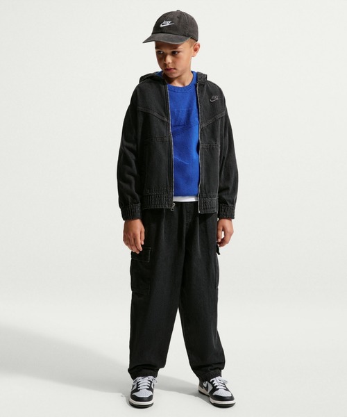 NIKE(ナイキ)の「ナイキ スポーツウェア コレクション ジュニア フルジップ フーデッド デニム ジャケット / Nike Sportswear Collection Big Kids' Full-Zip Hooded Denim Jacket IF2306-010 Black(デニムジャケット・キッズ・ブラック・140/130/160/150)」の5枚目の写真