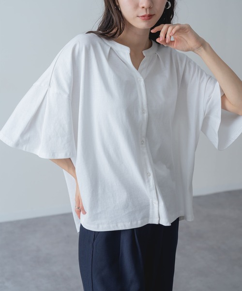 ANNA LUNA（アンナルナ）の「【ANNA LUNA】ふんわり袖 で涼しく華やぐ 袖フレア 5分袖 スキッパートップス（Tシャツ/カットソー・レディース・オフホワイト/ネイビー/ブラック・MEDIUM）」の2枚目の写真