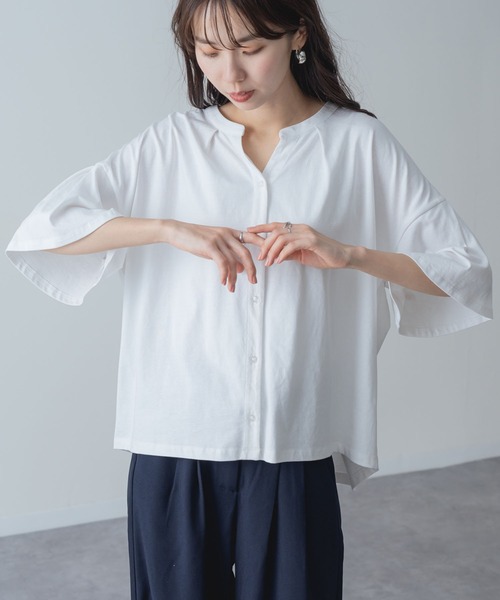 ANNA LUNA（アンナルナ）の「【ANNA LUNA】ふんわり袖 で涼しく華やぐ 袖フレア 5分袖 スキッパートップス（Tシャツ/カットソー・レディース・オフホワイト/ネイビー/ブラック・MEDIUM）」の4枚目の写真