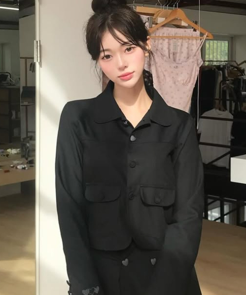 ROGIN N ROSIE(ロギンエンロージー)の「Heart Button Point Blazer Jacket Black(テーラードジャケット・レディース・その他・FREE)」の1枚目の写真