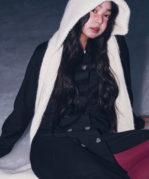 ROGIN N ROSIE(ロギンエンロージー)の「Heart Button Point Blazer Jacket Black(テーラードジャケット・レディース・その他・FREE)」の4枚目の写真