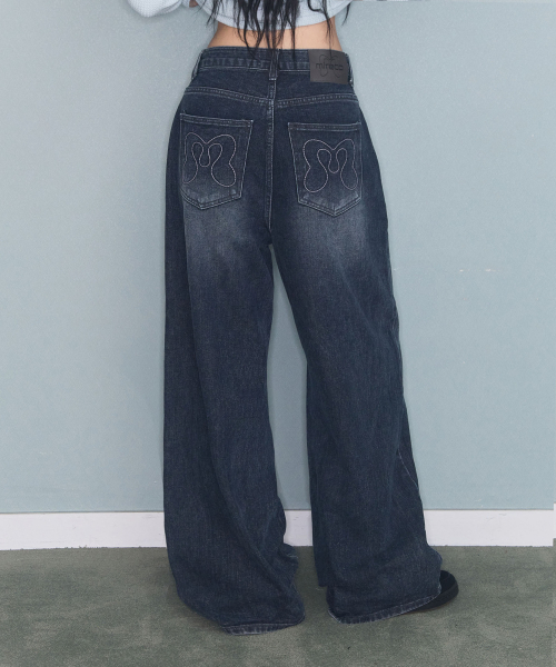 MIRECO（ミレコ）の「STITCH LINE WIDE DENIM PT DARK NAVY（デニムパンツ・レディース・その他・1/2/3）」の2枚目の写真
