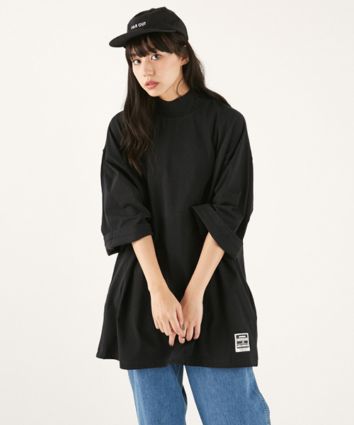 MOUSSY（マウジー）の「HIGH-NECKED COLLER BIG TSJ（Tシャツ/カットソー・レディース・ブラック/オレンジ系その他/ホワイト・FREE）」の3枚目の写真