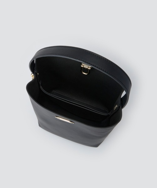 PELLICO(ペリーコ)の「ANELLI TURNLOCK GRANDE バッグ BLACK(ハンドバッグ・レディース・ブラック・FREE)」の5枚目の写真
