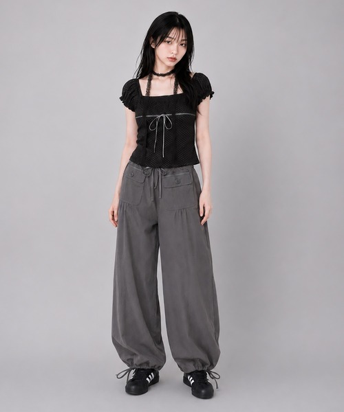 SPINNS(スピンズ)の「ワイドパンツ/ギャザーポケット/NEO森ガール(その他パンツ・レディース・カーキ/アイボリー/ネイビー・ONESIZE)」の4枚目の写真