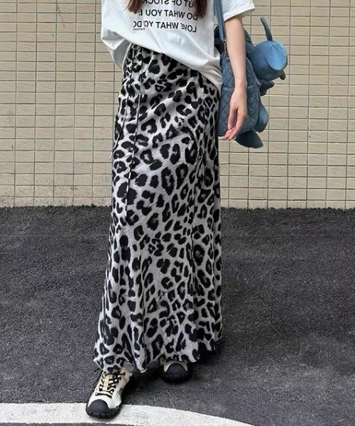 Vipoa(ヴィポア)の「Leopard slim drape skirt(スカート・レディース・ブラウン/グレー・FREE)」の4枚目の写真