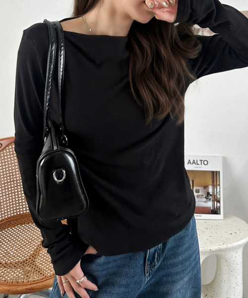 Eclat one(エクラワン)の「【Eclat one】マット ベロア ボートネック トップス(Tシャツ/カットソー・レディース・ブラウン/ブラック/バーガンディー/アイボリー・FREE)」の6枚目の写真