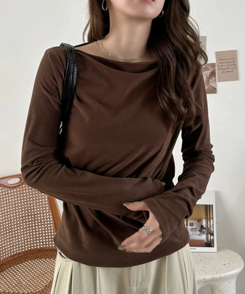 Eclat one(エクラワン)の「【Eclat one】マット ベロア ボートネック トップス(Tシャツ/カットソー・レディース・ブラウン/ブラック/バーガンディー/アイボリー・FREE)」の15枚目の写真