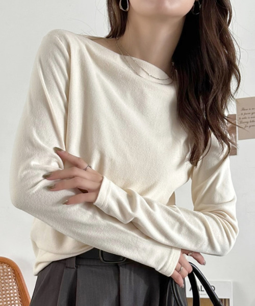 Eclat one(エクラワン)の「【Eclat one】マット ベロア ボートネック トップス(Tシャツ/カットソー・レディース・ブラウン/ブラック/バーガンディー/アイボリー・FREE)」の16枚目の写真