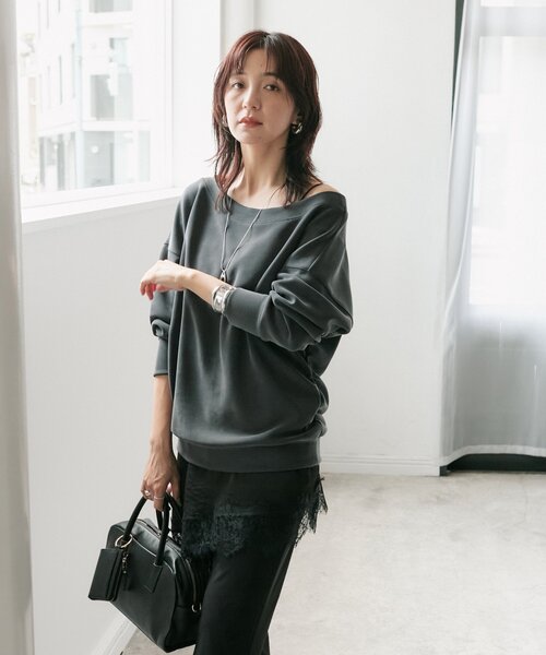RIVE DROITE(リヴドロワ)の「ニュアンスショルダーカットソー(Tシャツ/カットソー・レディース・チャコールグレー/ベージュ・FREE)」の7枚目の写真