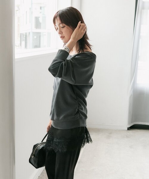 RIVE DROITE(リヴドロワ)の「ニュアンスショルダーカットソー(Tシャツ/カットソー・レディース・チャコールグレー/ベージュ・FREE)」の8枚目の写真