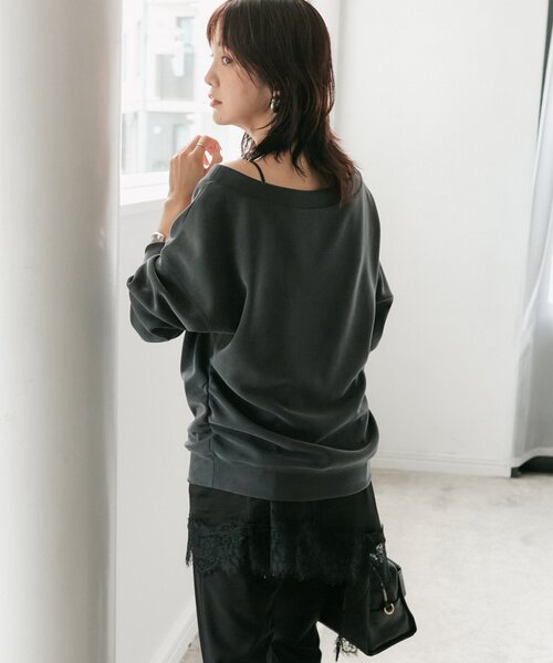 RIVE DROITE(リヴドロワ)の「ニュアンスショルダーカットソー(Tシャツ/カットソー・レディース・チャコールグレー/ベージュ・FREE)」の9枚目の写真