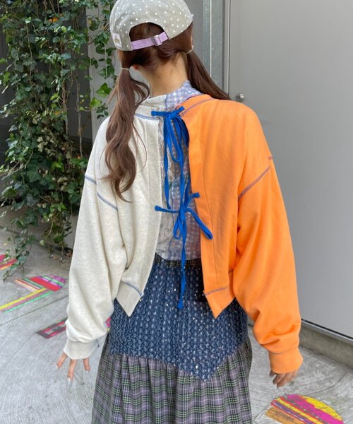 HELLO.SANFRANCISCO(ハローサンフランシスコ)の「【HELLO.SANFRANCISCO】2WAY配色リボンスウェット(スウェット・レディース・ブルー/グレー・ONE SIZE)」の3枚目の写真