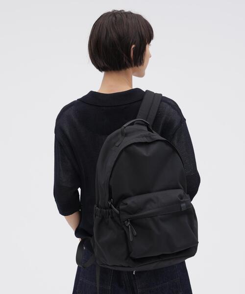 MHL.(エムエイチエル)の「NYLON CANVAS(バックパック/リュック・レディース・ブラック/ベージュ・FREE)」の3枚目の写真
