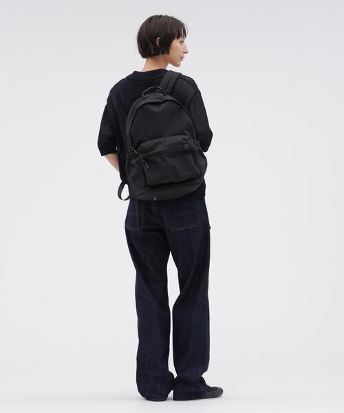 MHL.(エムエイチエル)の「NYLON CANVAS(バックパック/リュック・レディース・ブラック/ベージュ・FREE)」の4枚目の写真