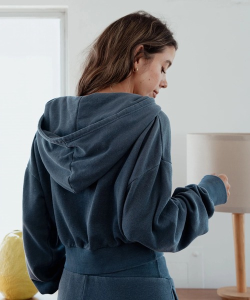 ROXY（ロキシー）の「ROXY SALT FADE ZIP パッチロゴ ジップフーディ スウェットパーカー 【2026年秋冬モデル】/ロキシーショート丈フーディー（パーカー・レディース・グレー/ネイビー/グリーン・MEDIUM/SMALL/LARGE）」の22枚目の写真