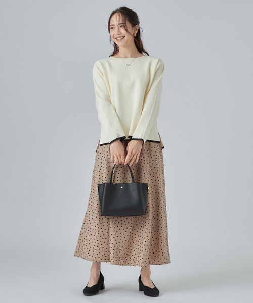 SHOO・LA・RUE(シューラルー)の「【軽量/2WAY】ふわっと軽いボックストートバッグ(トートバッグ・レディース・ブラック/ボルドー/ベージュ・00)」の5枚目の写真
