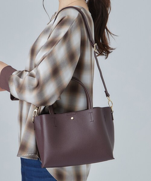 SHOO・LA・RUE(シューラルー)の「【軽量/2WAY】ふわっと軽いボックストートバッグ(トートバッグ・レディース・ブラック/ボルドー/ベージュ・00)」の8枚目の写真