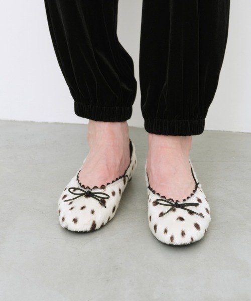 Launa lea(ラウナレア)の「【26秋冬】レースパイピングリボンバレエシューズ(B1616,B1616A,B1616C)(バレエシューズ・レディース・ピンク/アニマル/ダークブラウン/ブラック系その他/レオパード・23.5cm/23.0cm/22.0cm/22.5cm/24.5cm/24.0cm/25.0cm)」の9枚目の写真