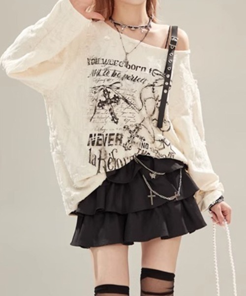 SHEPP（シープ）の「【26年秋冬新作】ダメージ加工 グランジ プリント ベルトショルダー オーバーサイズ ロンT（Tシャツ/カットソー・レディース・アイボリー/カーキ・F）」の4枚目の写真