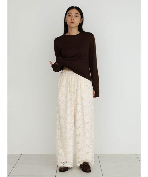 FIKA.（フィーカ）の「Thumbhole basic cut-sew（Tシャツ/カットソー・レディース・ブラウン/ブラック/カーキ・FREE）」の8枚目の写真