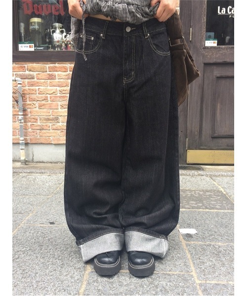 anyonemore(エニワンモア)の「バックルロールアップノンウォッシュワイドデニム(デニムパンツ・レディース・ブラック・LARGE/MEDIUM/SMALL)」の2枚目の写真