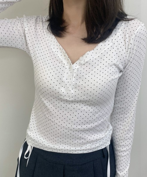 mineng（マイング）の「【ドット柄/レイヤード】ドットボタンTシャツ（Tシャツ/カットソー・レディース・グレー/クリーム/アイボリー・FREE）」の14枚目の写真